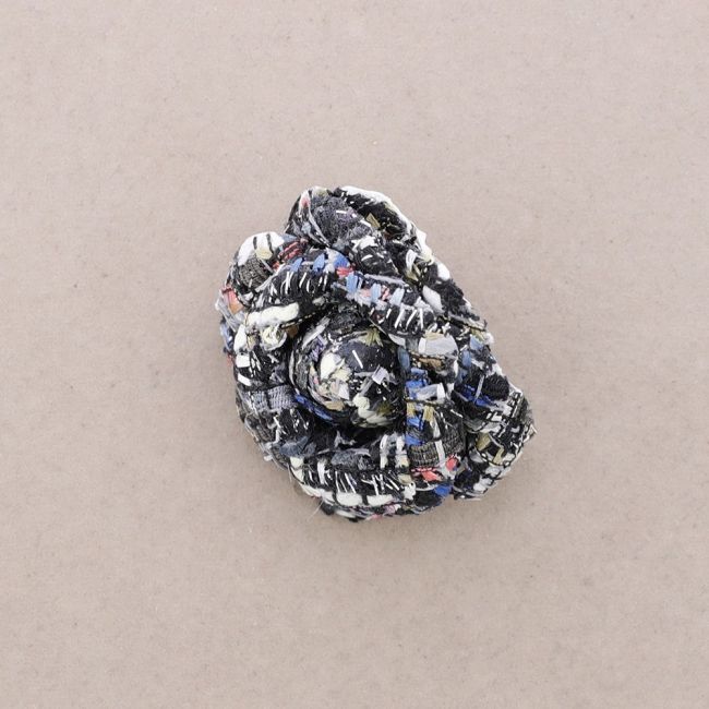 BROCHE FLOR TELA ESTAMPADA 6CM