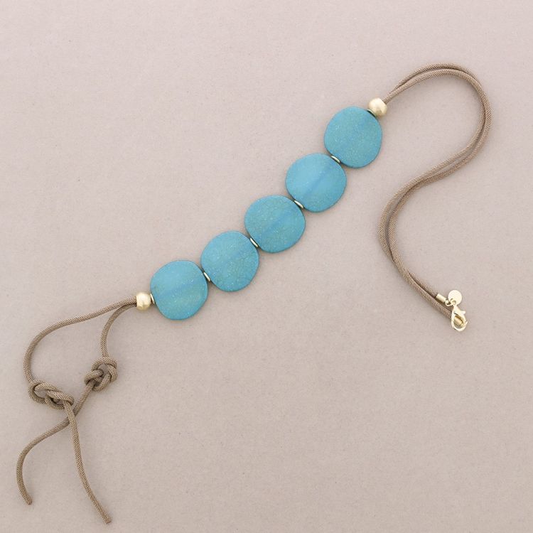 LONG RESIN BEAD PENDANT NECKLACE