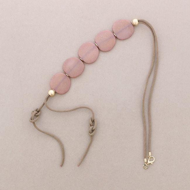 LONG RESIN BEAD PENDANT NECKLACE
