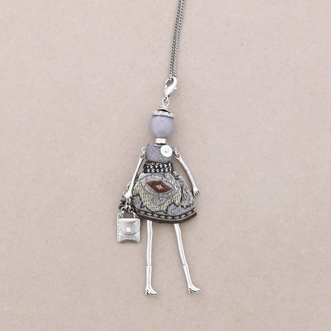 LONG PENDANT NECKLACE DOLL