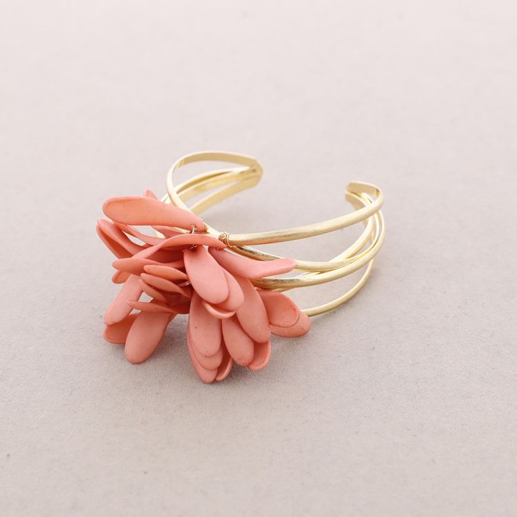 PETALS ADJUSTABLE METAL BRACELET 2
