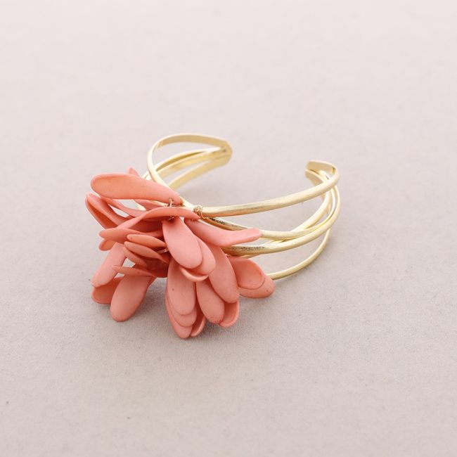 PETALS ADJUSTABLE METAL BRACELET