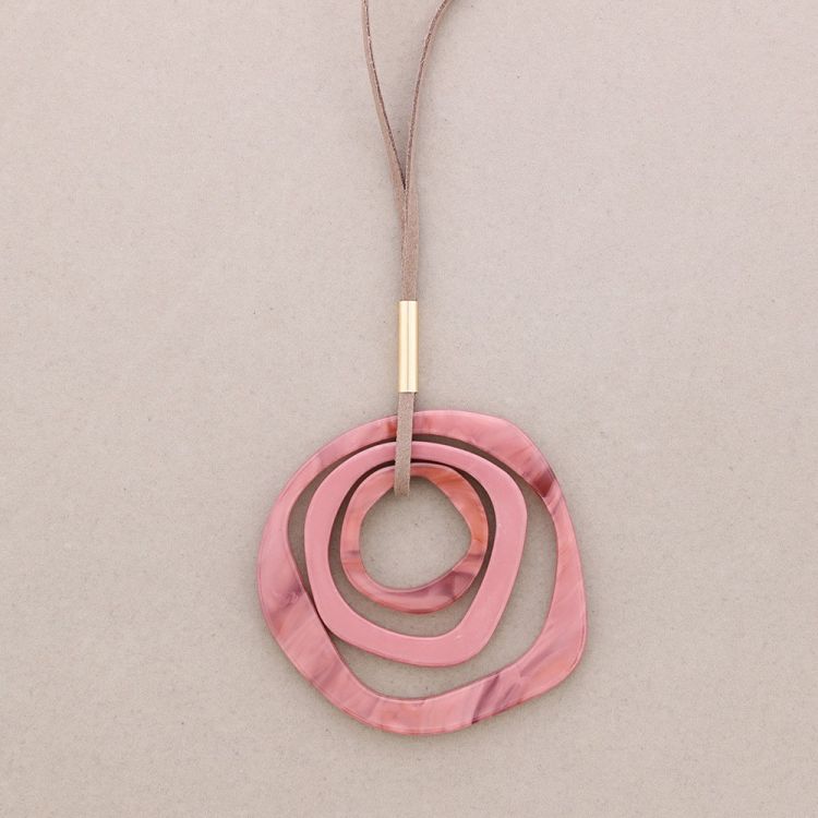 COLLAR LARGO COLGANTE TRIPLE ANILLA RESINA