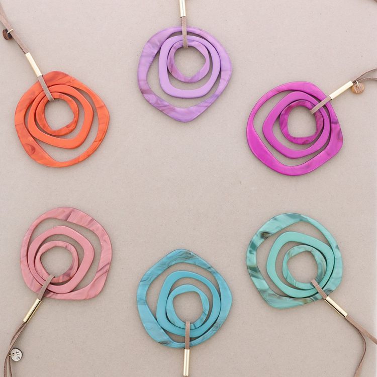 TRIPLE RESIN RING PENDANT LONG NECKLACE 2