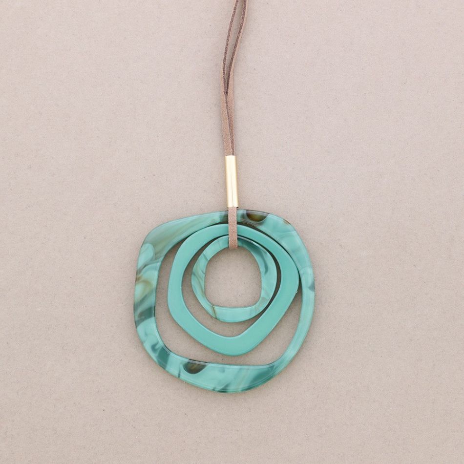 COLLAR LARGO COLGANTE TRIPLE ANILLA RESINA