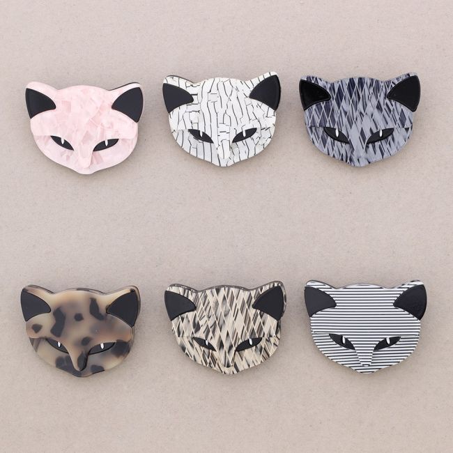 RESIN LYNX HEAD BROOCH