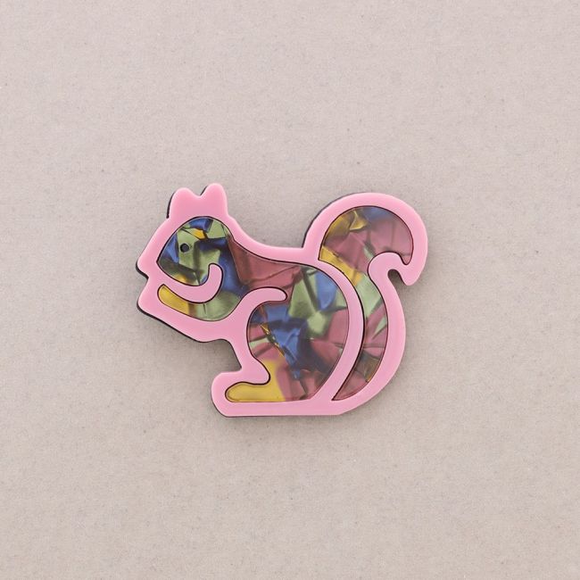 BROCHE ARDILLA RESINA