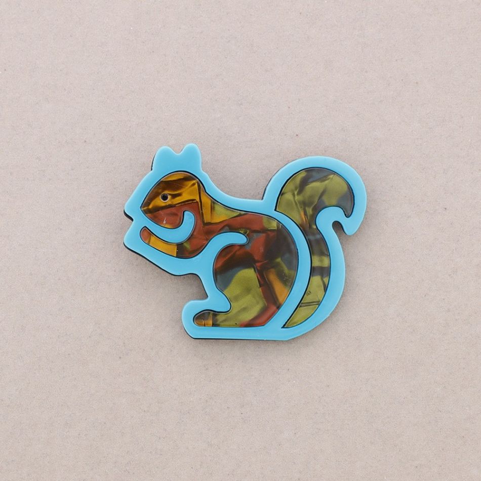 BROCHE ARDILLA RESINA