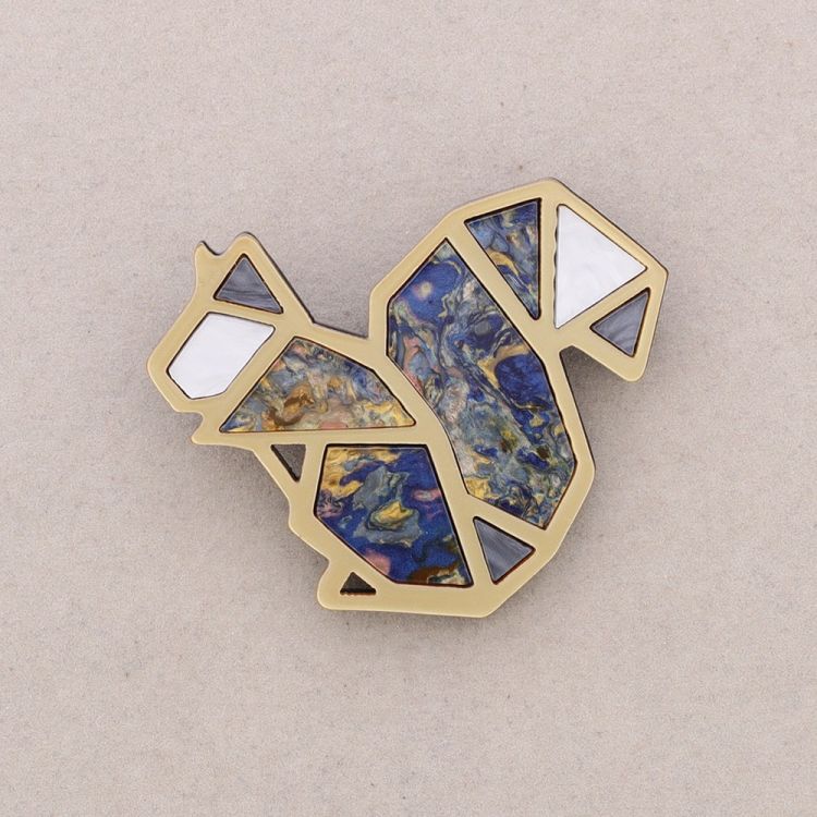 BROCHE ARDILLA RESINA
