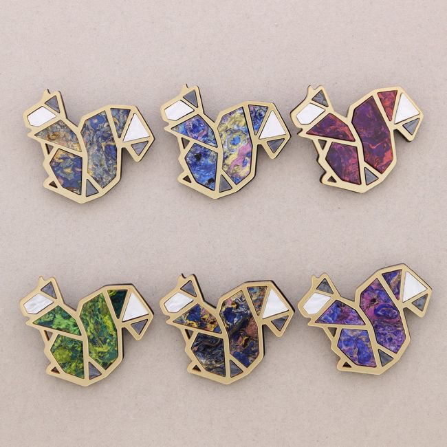 BROCHE ARDILLA RESINA