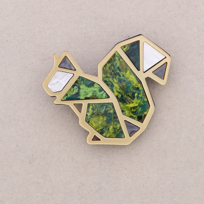 BROCHE ARDILLA RESINA