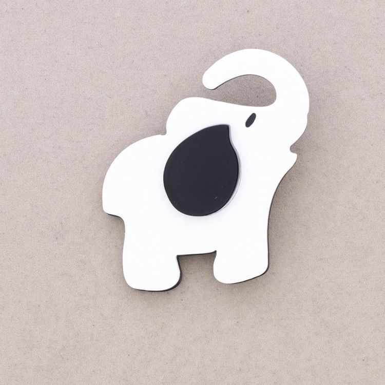 RESIN ELEPHANT BROOCH 2