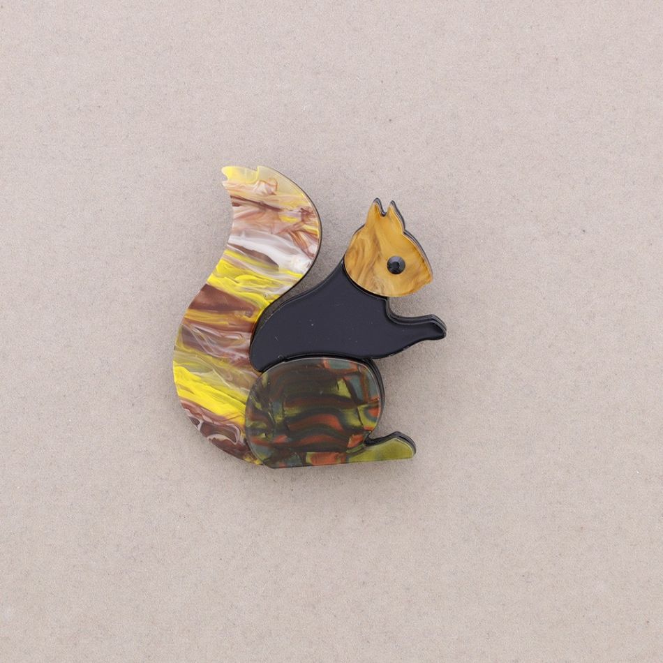 BROCHE ARDILLA RESINA
