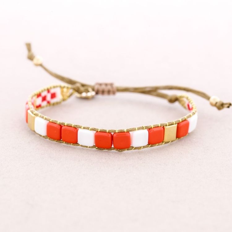 MACRAMÉ BRACELET WITH METAL RESIN BEADS