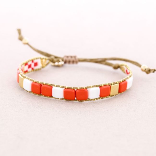 MACRAMÉ BRACELET WITH METAL RESIN BEADS