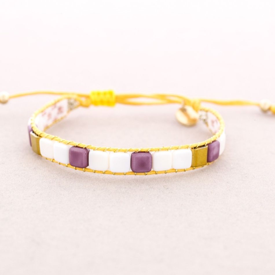 MACRAMÉ BRACELET WITH METAL RESIN BEADS