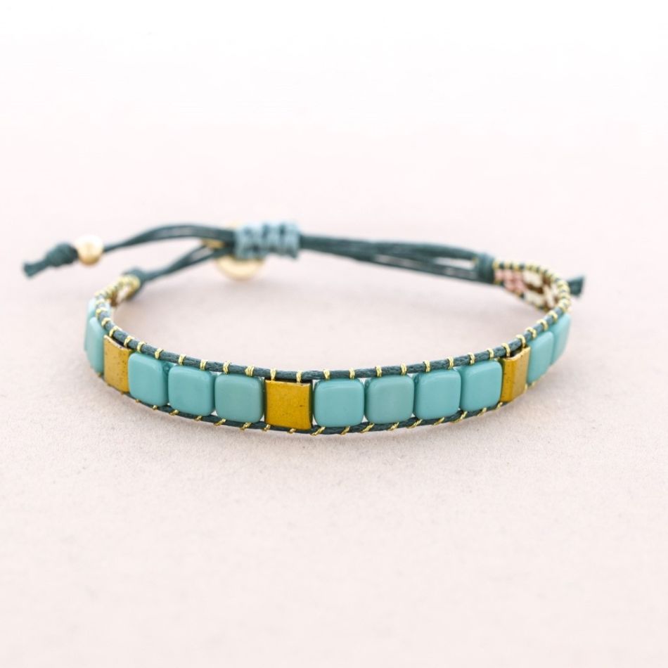 MACRAMÉ BRACELET WITH METAL RESIN BEADS