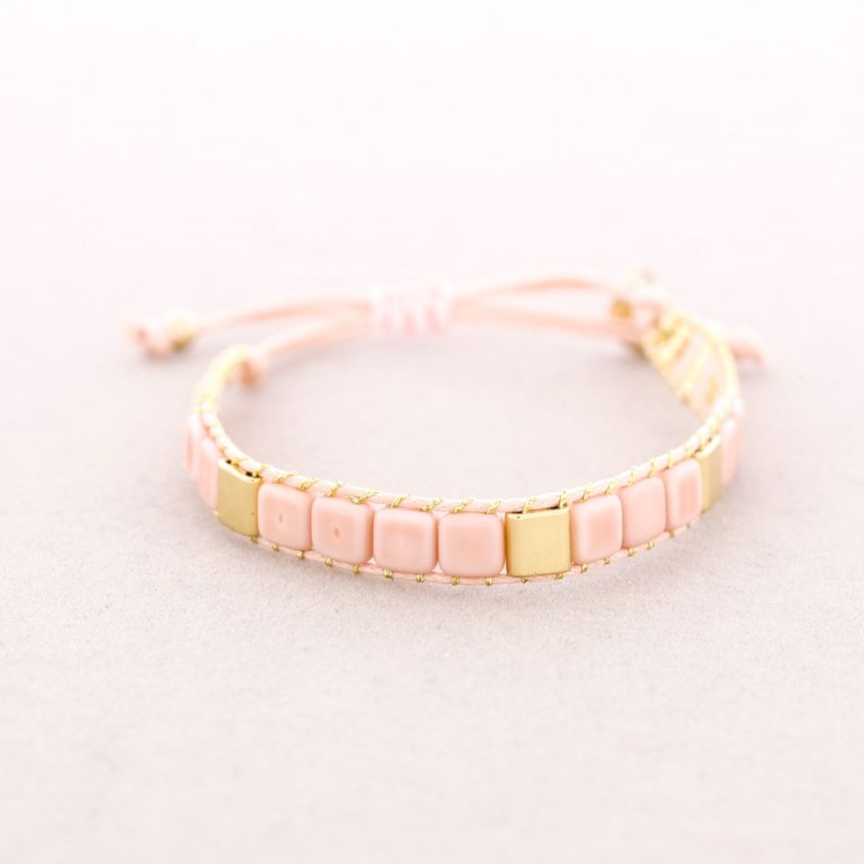 MACRAMÉ BRACELET WITH METAL RESIN BEADS