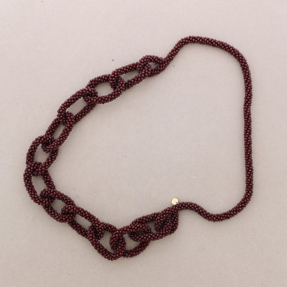 LONG NECKLACE WITH FACETED CRYSTALS LINKS