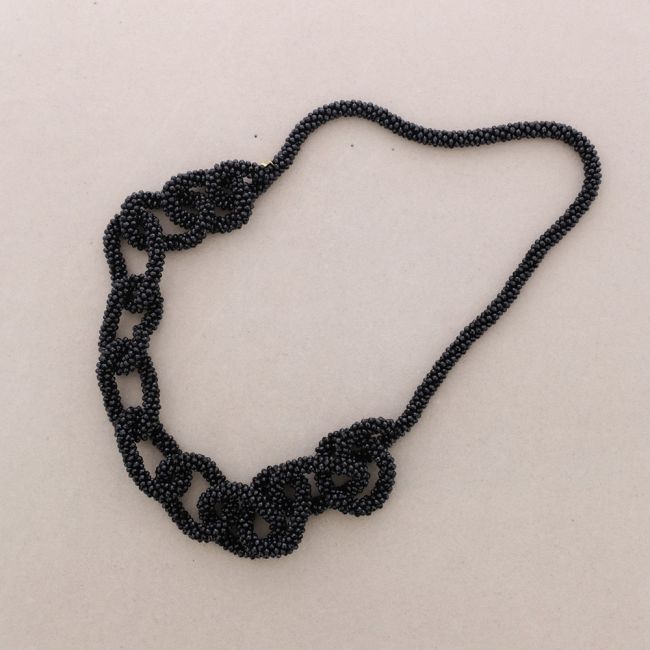 LONG NECKLACE WITH FACETED CRYSTALS LINKS