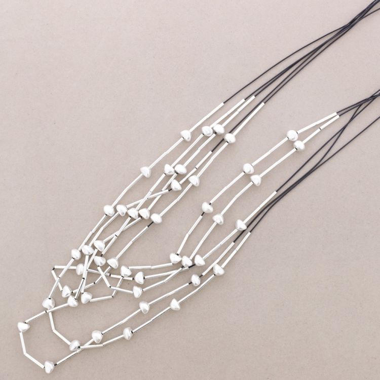 LONG NECKLACE WITH METAL BEADS