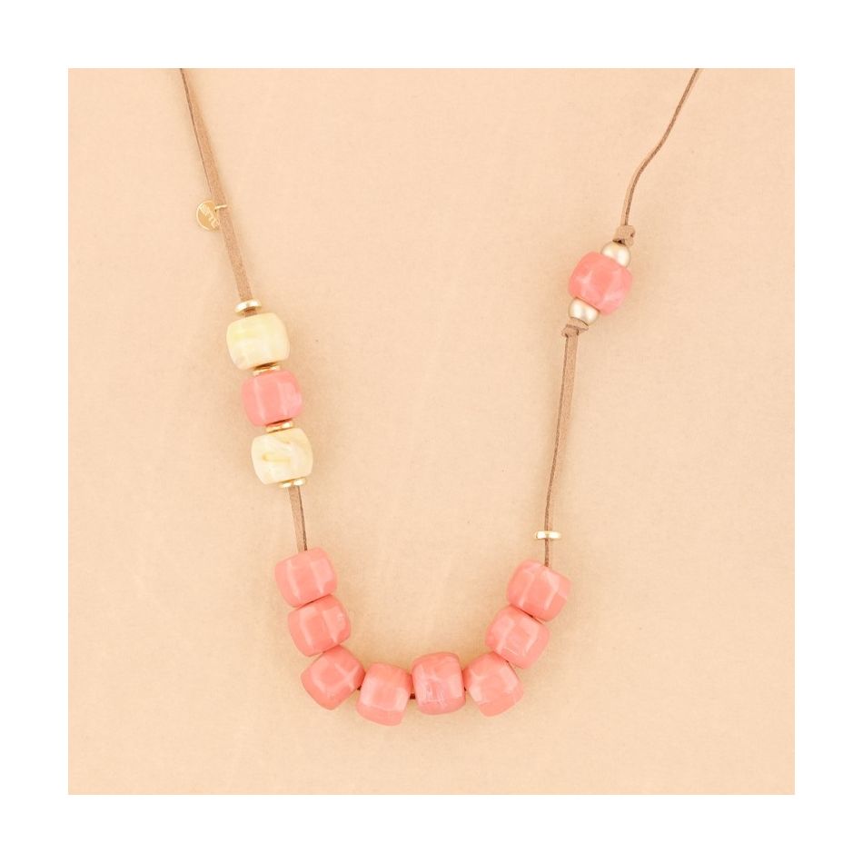 LONG NECKLACE WITH RESIN BEADS