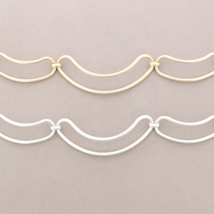 METAL MINIMALIST SHAPE NECKLACE 2