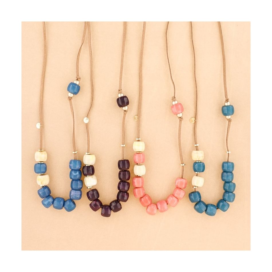 COLLAR LARGO CUENTAS RESINA