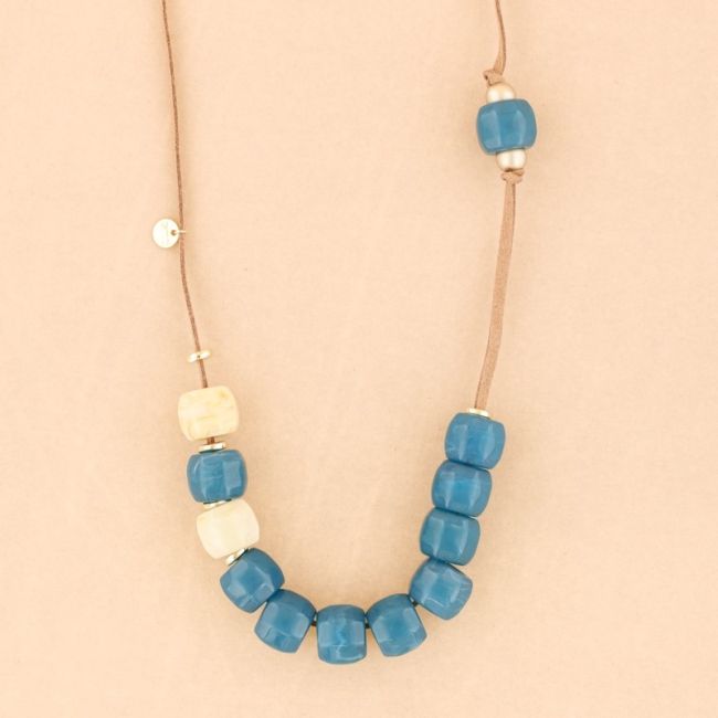 COLLAR LARGO CUENTAS RESINA