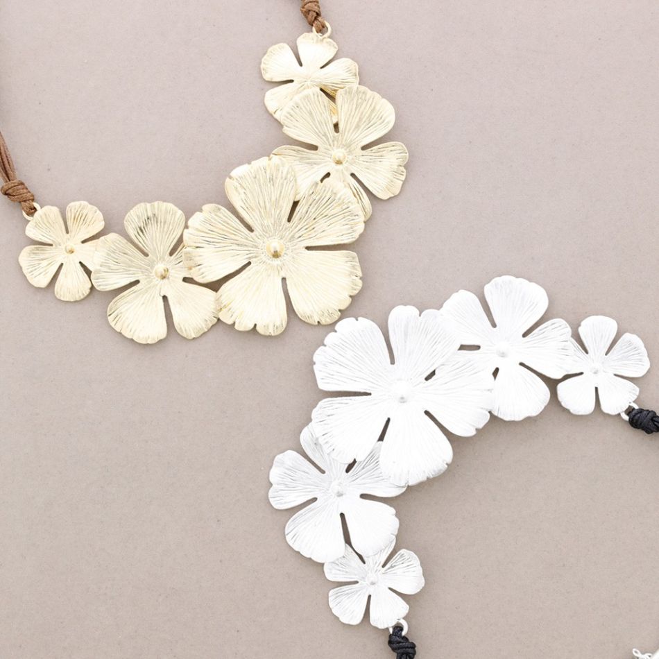 METAL FLOWER NECKLACE