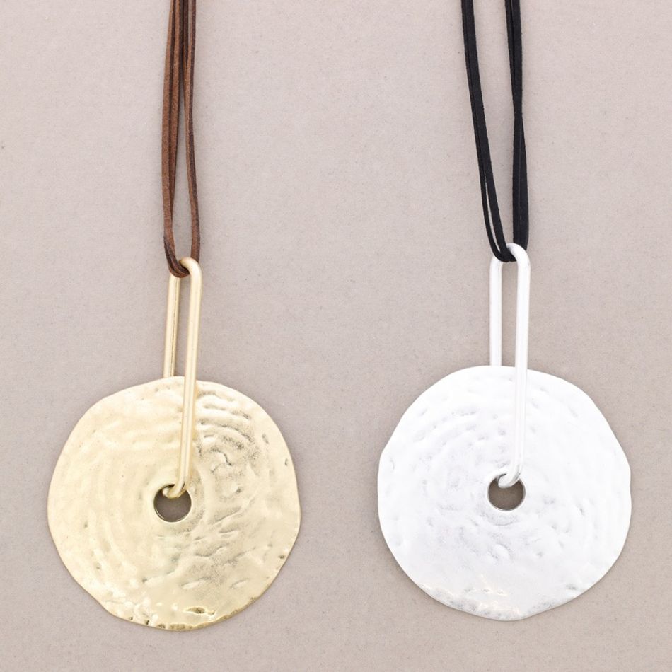 COLLAR LARGO COLGANTE DÓNUT METAL