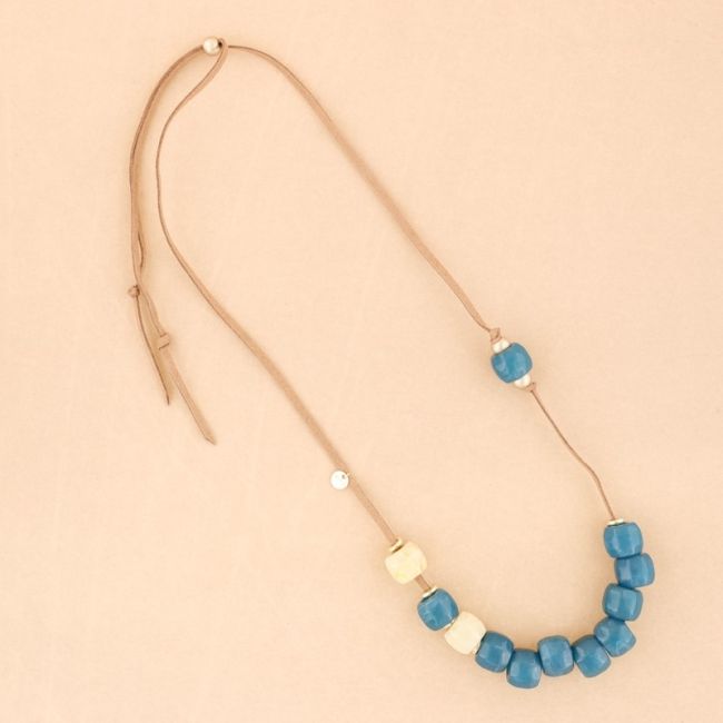 COLLAR LARGO CUENTAS RESINA