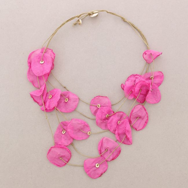 5 LEVELS FABRIC PETALS NECKLACE