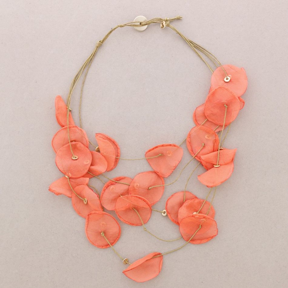 5 LEVELS FABRIC PETALS NECKLACE