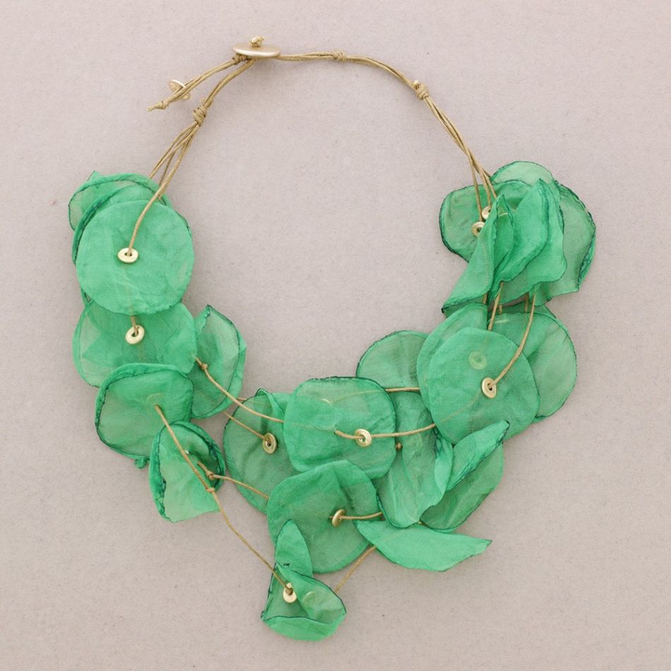5 LEVELS FABRIC PETALS NECKLACE