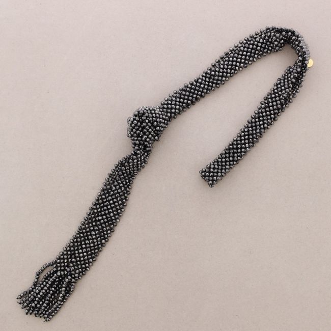 COLLAR LARGO CORBATA CRISTALES FACETADOS