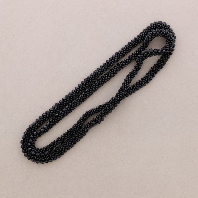 LONG NECKLACE WITH FACETED CRYSTALS