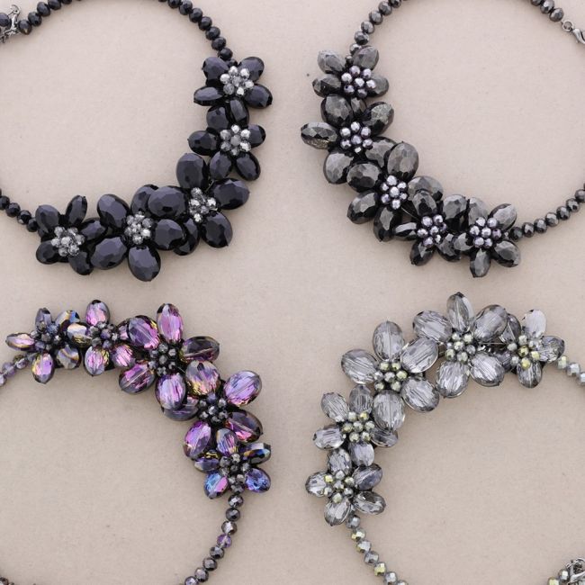 FIVE FLOWER NECKLACE WITH FACETED CRYSTALS