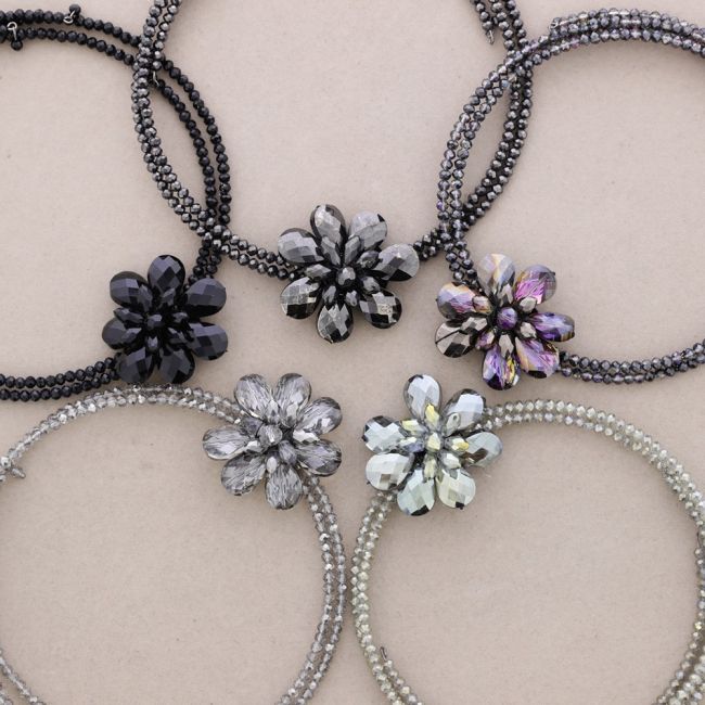 FLOWER NECKLACE WITH FACETED CRYSTALS
