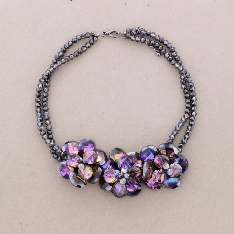 THREE FLOWER FACETED CRYSTALS NECKLACE