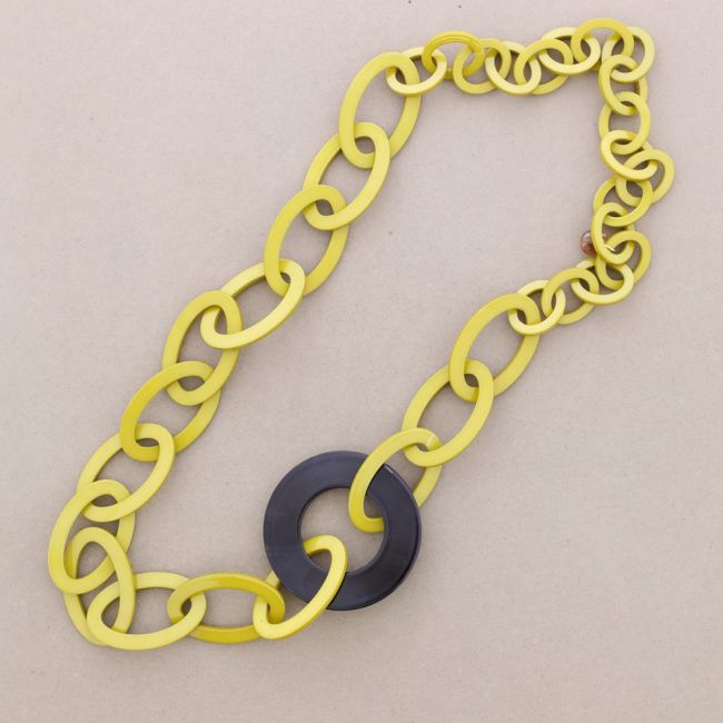 COLLAR LARGO ESLABONES RESINA