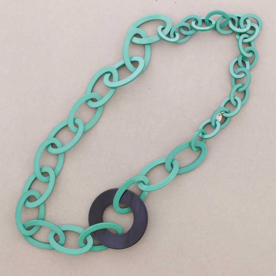 COLLAR LARGO ESLABONES RESINA