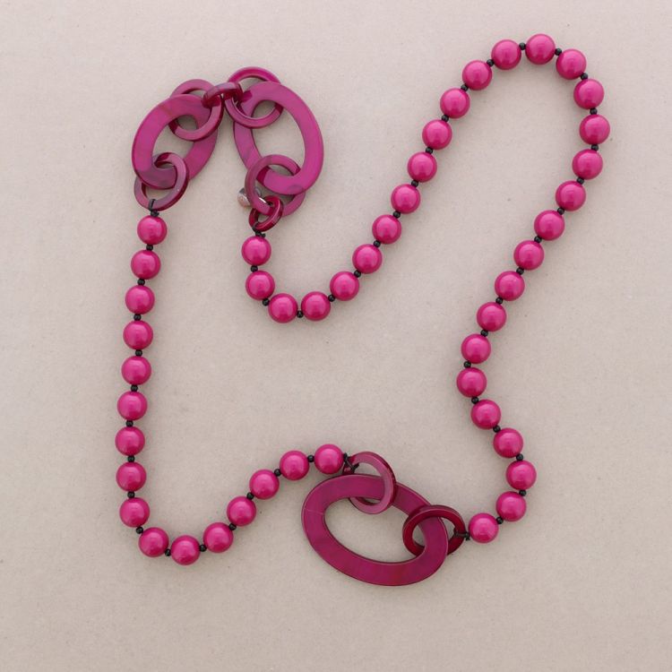 LONG RESIN LINK BALL NECKLACE