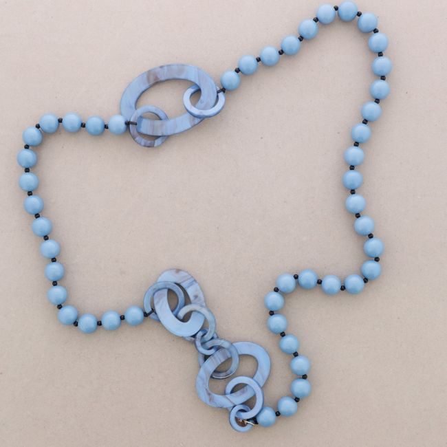 COLLAR LARGO BOLAS ESLABONES RESINA