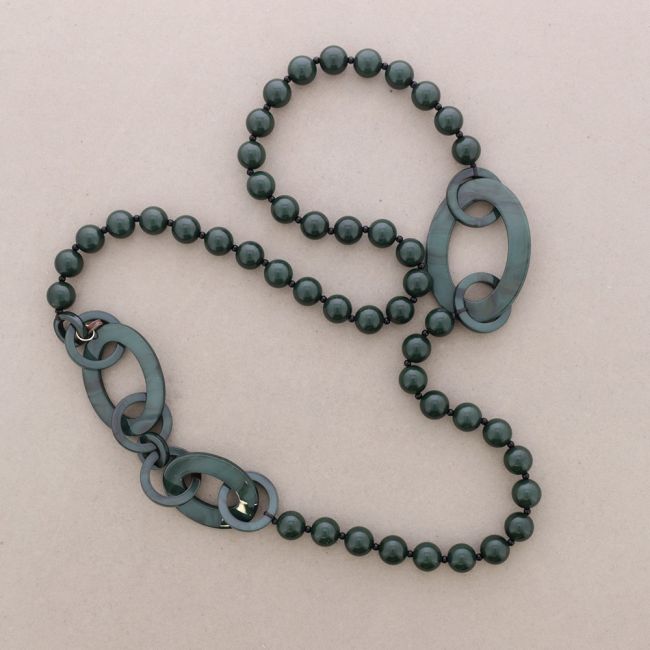 COLLAR LARGO BOLAS ESLABONES RESINA