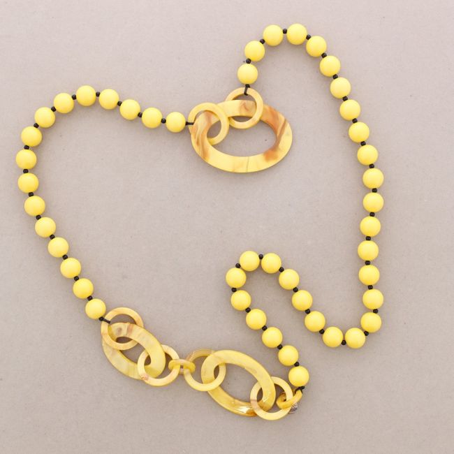 LONG RESIN LINK BALL NECKLACE