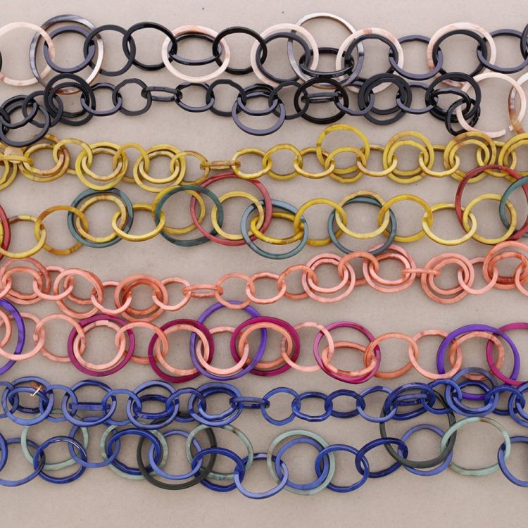 COLLAR LARGO DOBLE ESLABONES RESINA 2