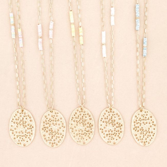 LONG OVAL MEDAL PENDANT NECKLACE