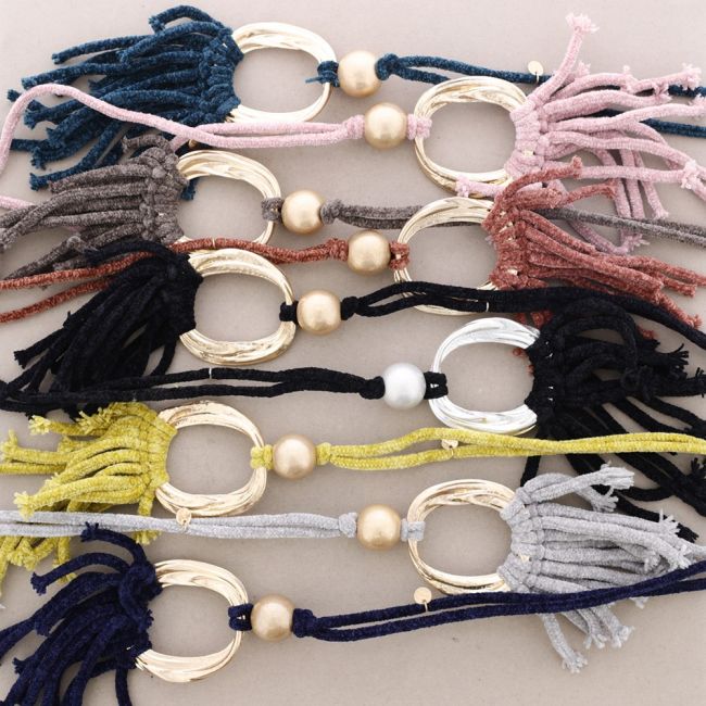 LONG CIRCLE NECKLACE METAL FRINGE CHENILLE