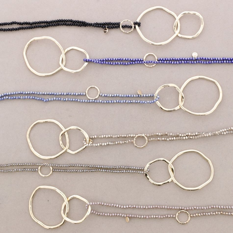 LONG NECKLACE WITH FACETED CRYSTALS METAL LINK PENDANT